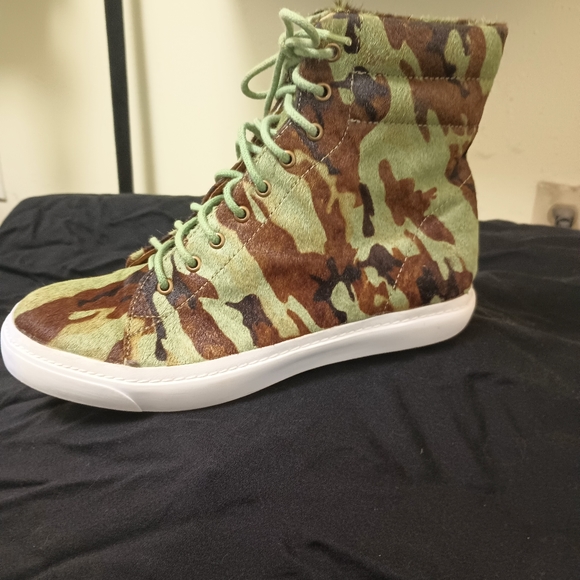 Jeffrey Campbell Flavia Camo Print Leather High Tops, Blogger Favorite! Sold Out - Picture 6 of 15